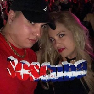 Meet your Posher, Leonor